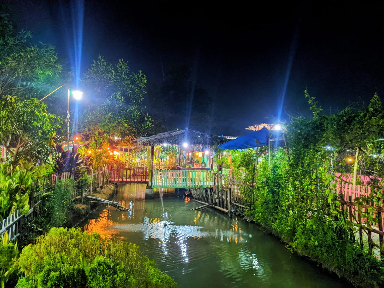 Buka Puasa Di Kolam Garden Coffee & Tea Suguhkan Suasana Asri