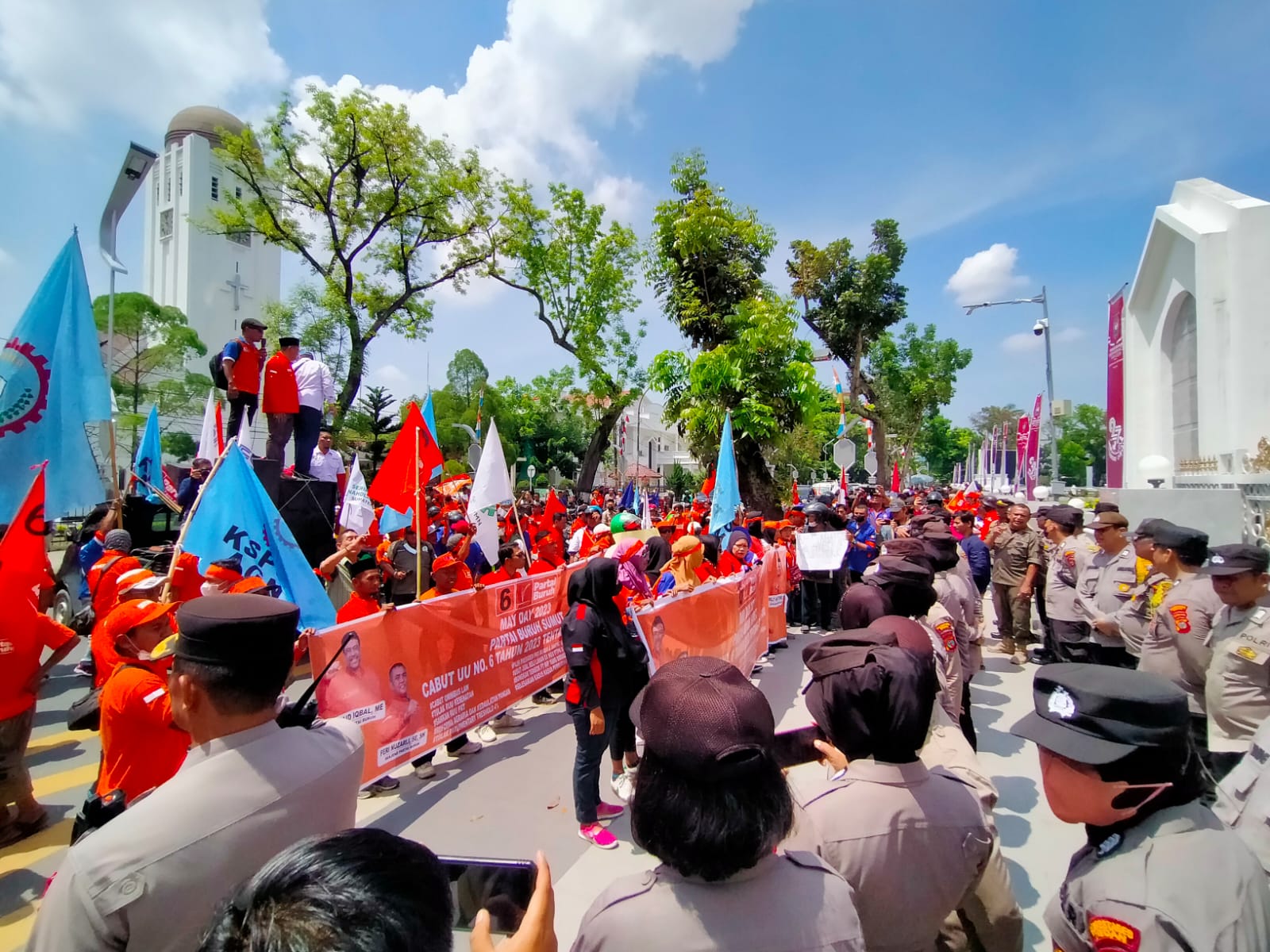 Polrestabes Medan Kawal Aksi Unjuk Rasa Hari Butuh Internasional