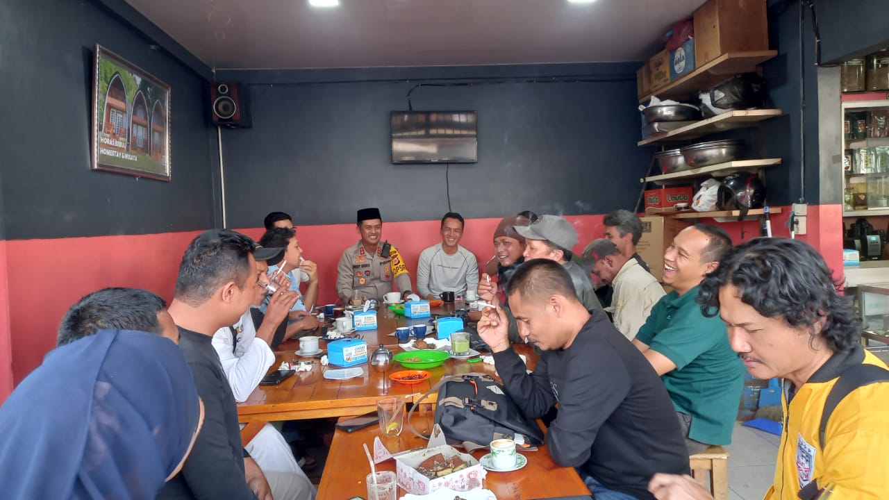 Kapolres Aceh Tengah Ngopi Bareng Bersama Wartawan