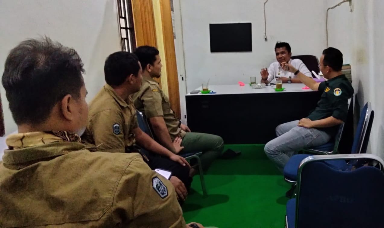 Kawanan Buaya Muncul Di Laut, Serang Sampan Nelayan Rawai