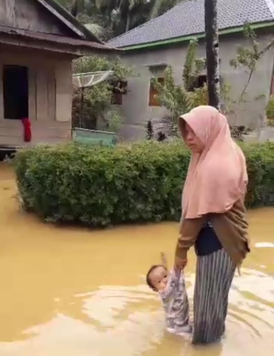 Banjir Hantam Bonda Kase, Warga Kesulitan Air Bersih