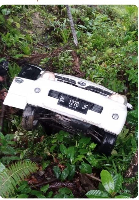 1 Mobil Pribadi Jatuh Di Gunung Naibos Simeulue