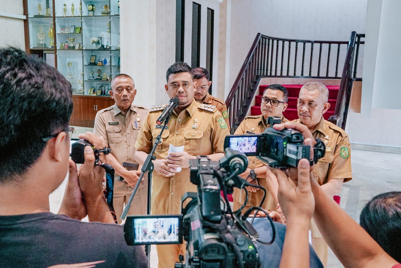 Bobby Nasution Ingatkan ASN & keluarga Bijak Gunakan SosmedJadi Contoh Yang Baik Bagi Masyarakat
