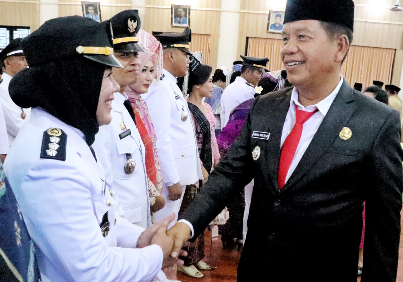 Lantik 98 Pejabat, Bupati Simalungun Minta Camat Tempati Rumah Dinas