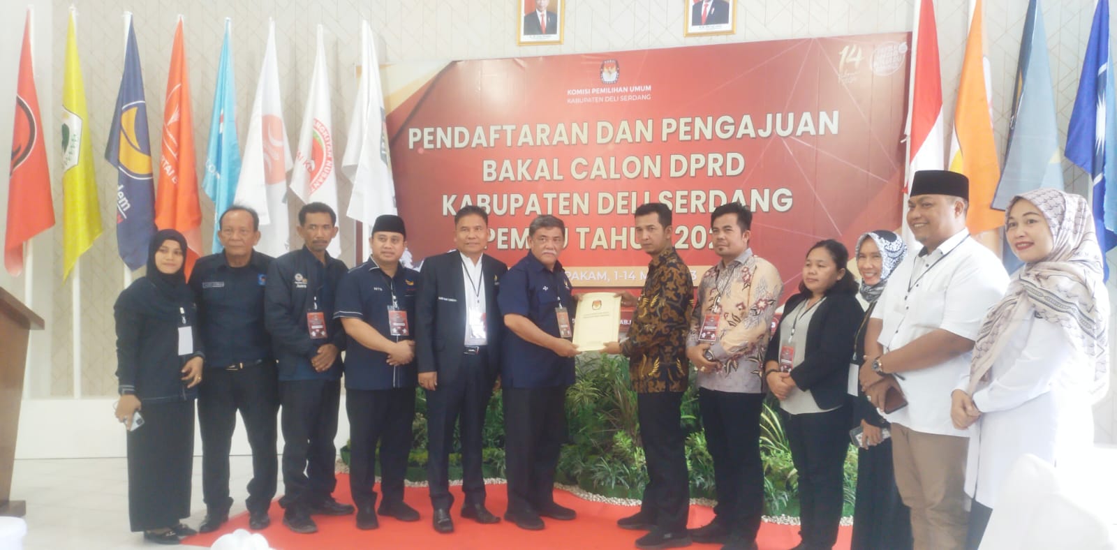 Bacaleg Nasdem DS Jalan Kaki Daftar Ke KPU
