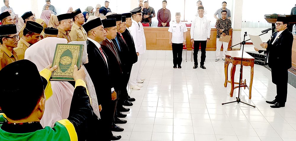 Lantik 64 Pejabat, Pj Bupati Pidie: Hindari Sikap Hedonisme