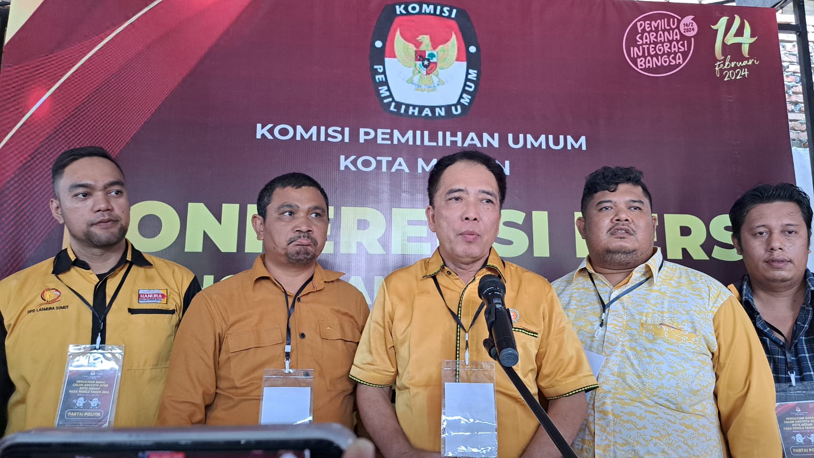 Jelang HUT, Brimob Aramiah Tanam Pohon Dan Bakti Sosial