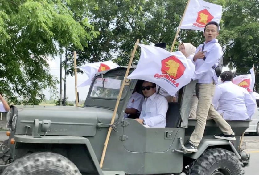 Naiki Jeep Willys, Gerindra DS Daftarkan Bacalegnya