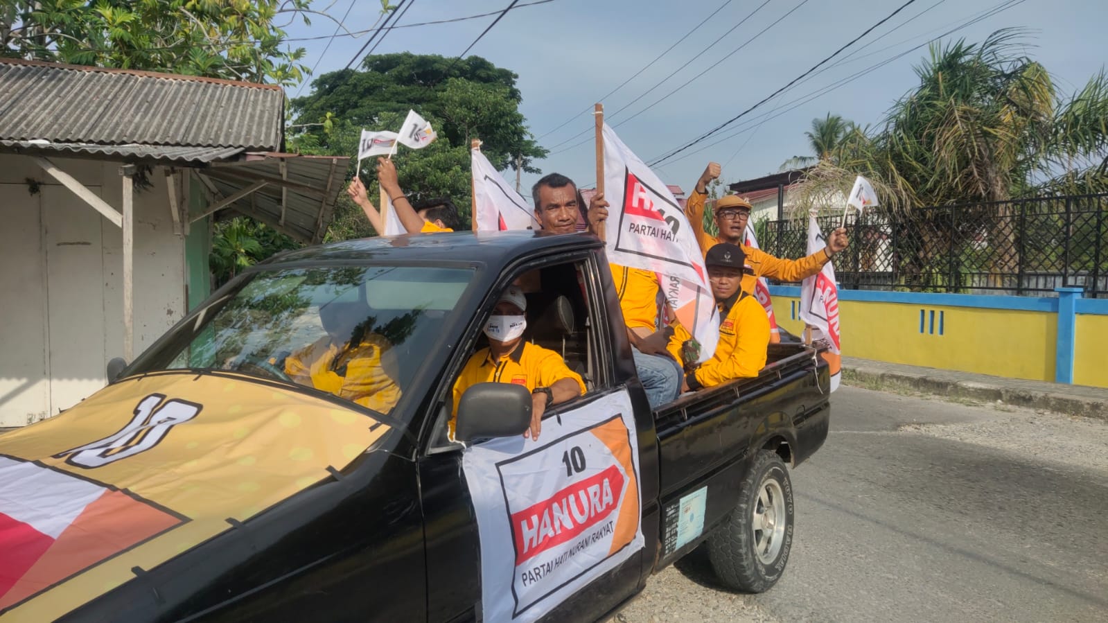 Konvoi Partai Hanura Antarkan25 Bacaleg, Target Satu Fraksi