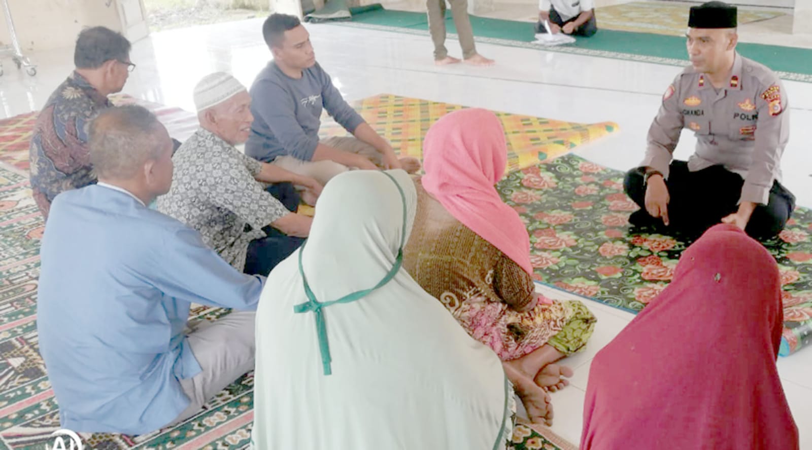 Jumat Curhat, Wakapolsek Simpang Tiga Dengar Keluhan Warga