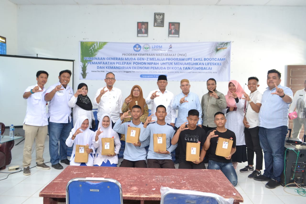 Tim PKM Unimed Edukasi Generasi Muda Tanjungbalai Olah Pohon Nipah
