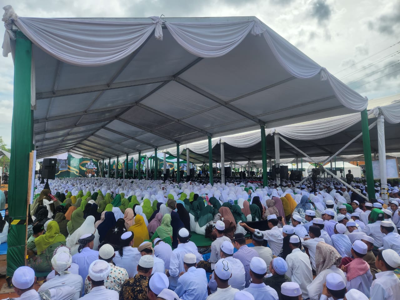 Warga Dan Kader Padati Tasyakuran Satu Abad NU
