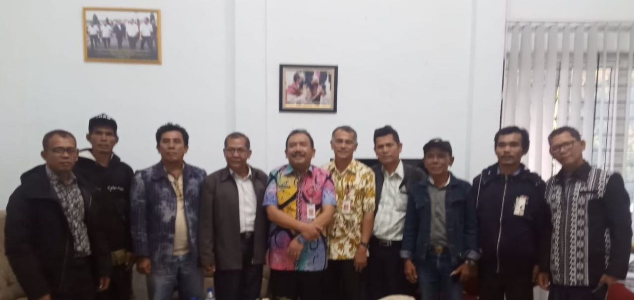 Tolak Pelepasan Tanah Adat, Masyarakat Parlilitan Datangi Kantor Bupati