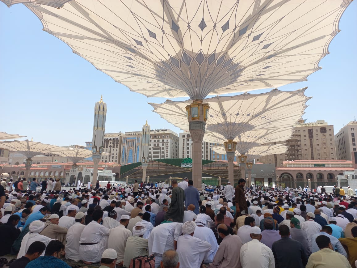 Belasan Ribu Jemaah Indonesia Salat Jumat Perdana Di Masjid Nabawi