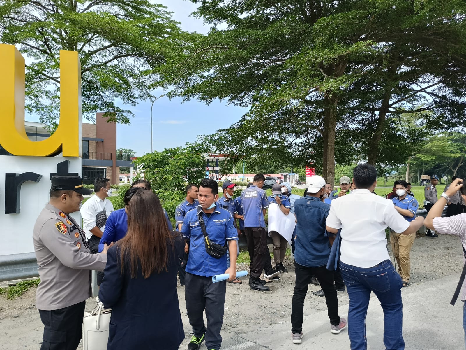 Puluhan Eks Karyawan PT APS Minta Dipekerjakan Kembali