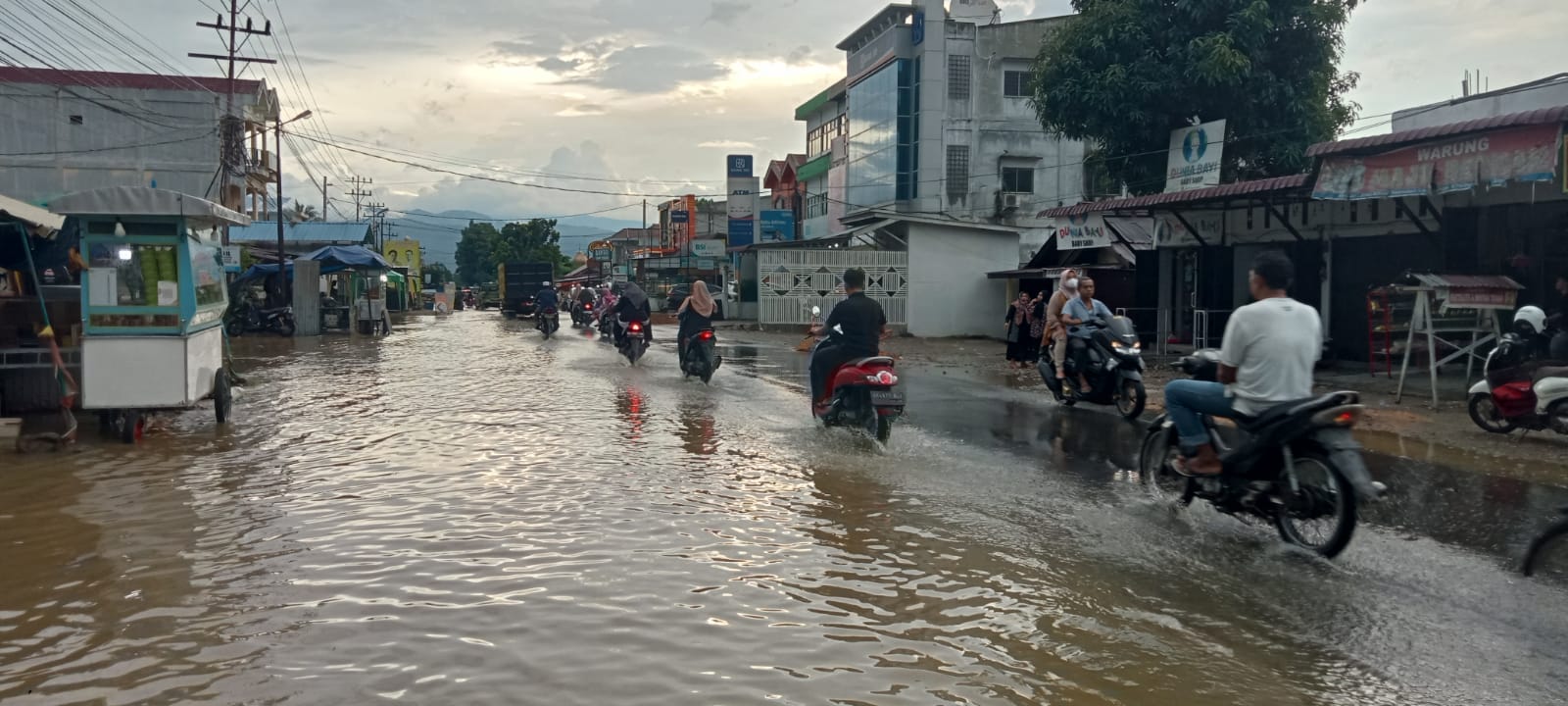 Draniase Buruk, Jalinsum Ki Hajar Dewantara Sibuhuan Langganan Banjir