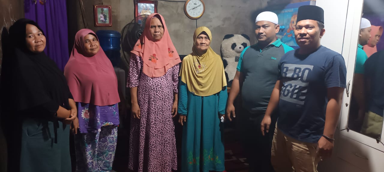 Jurnalis Madina Dan Dermawan Serahkan Bantuan Untuk Bayi Penderita Spina Bifida