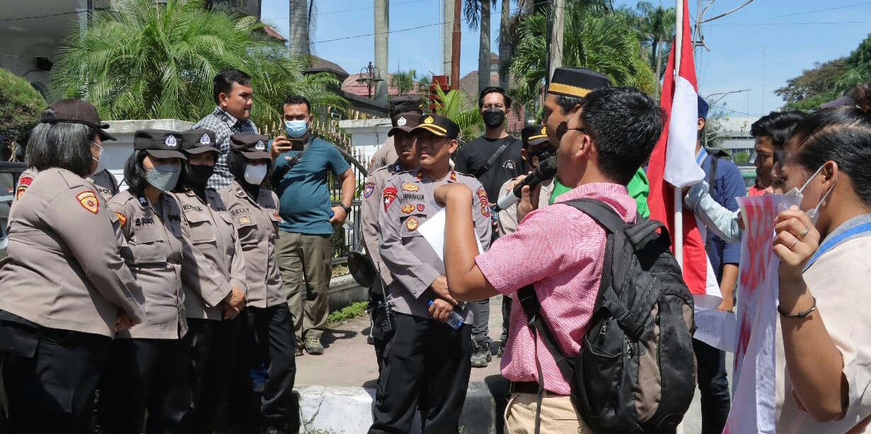 Massa Unras Nilai Kepemimpinan Wali Kota P. Siantar Masih Sarat Permasalahan