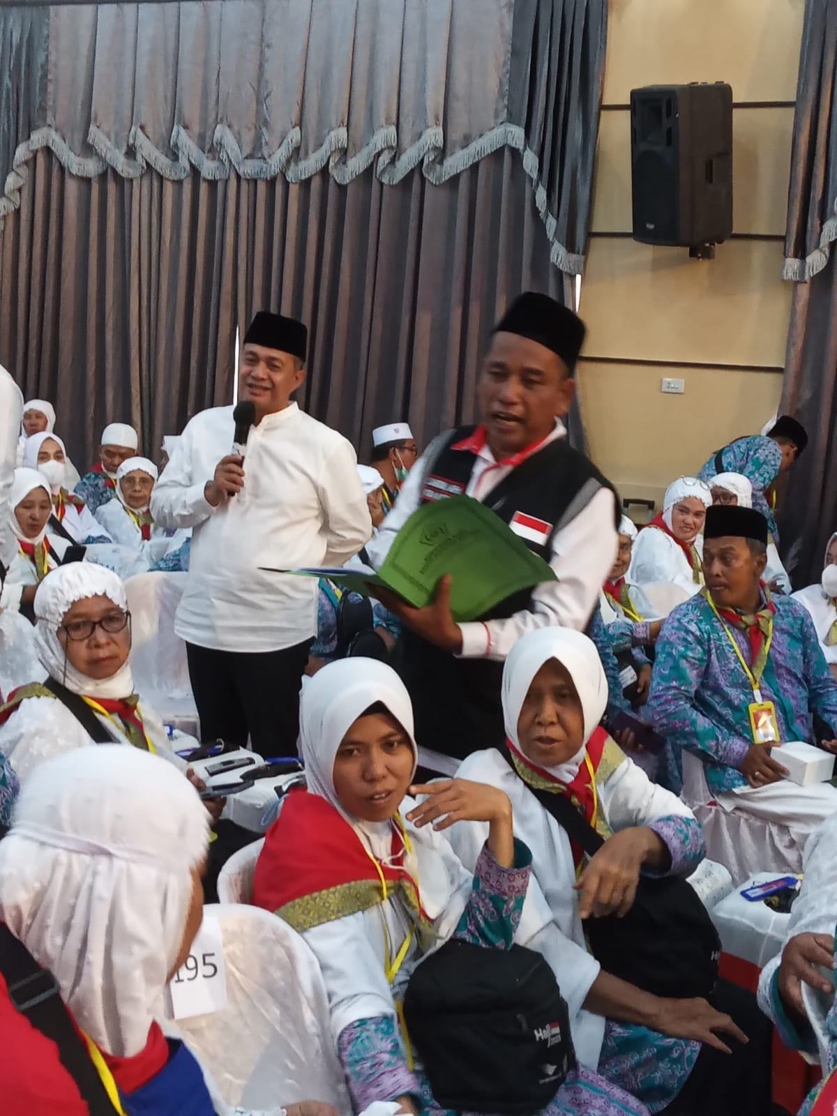 Besok, Kloter 13 Menuju Makkah, Bupati Zahir Lepas 287 Calhaj Batubara