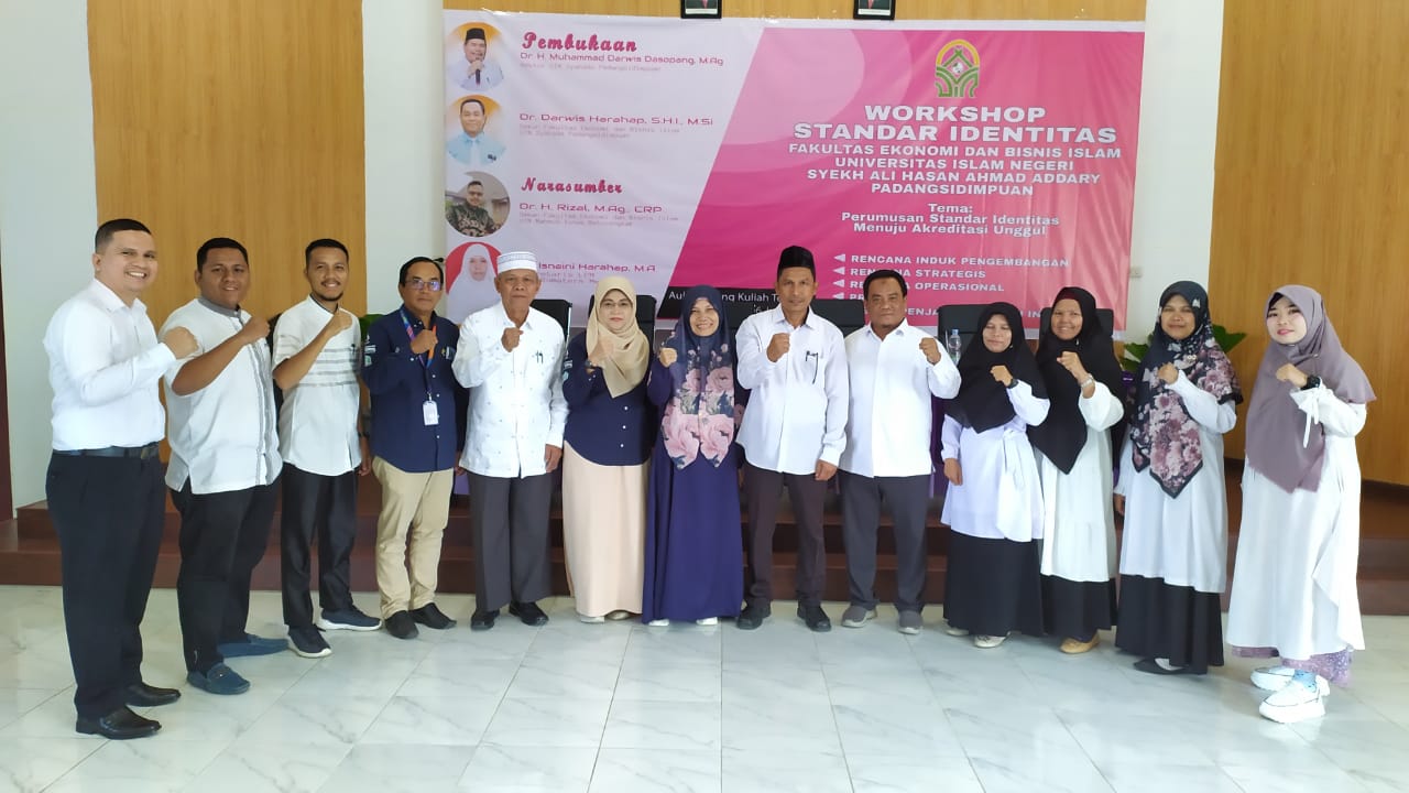 FEBI UIN Syahada Padangsidimpuan Gelar Workshop Standar Identitas