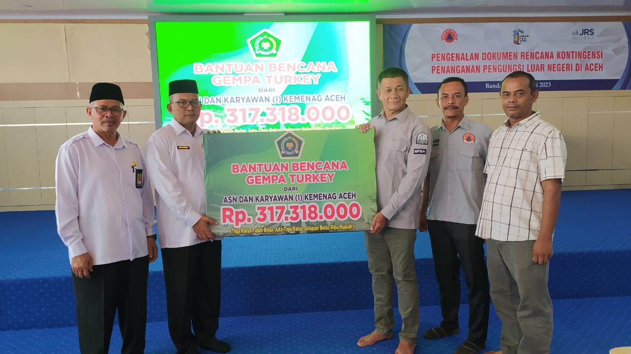 Kemenag Aceh Serahkan Donasi Korban Gempa Turki Rp317,3 Juta