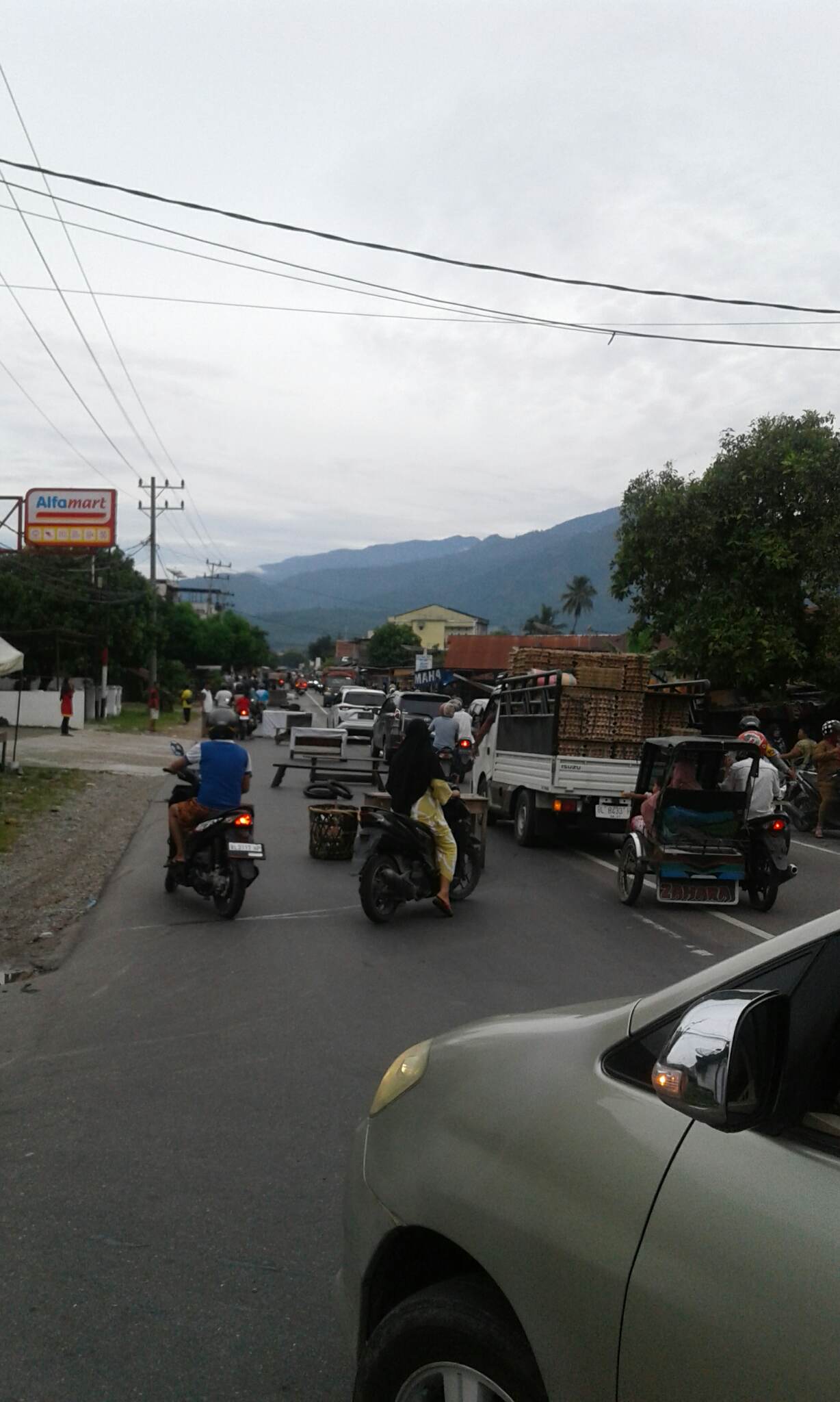 Seringkali Laka Lantas, Warga Sempat Blokir Separuh Jalnas Kutacane