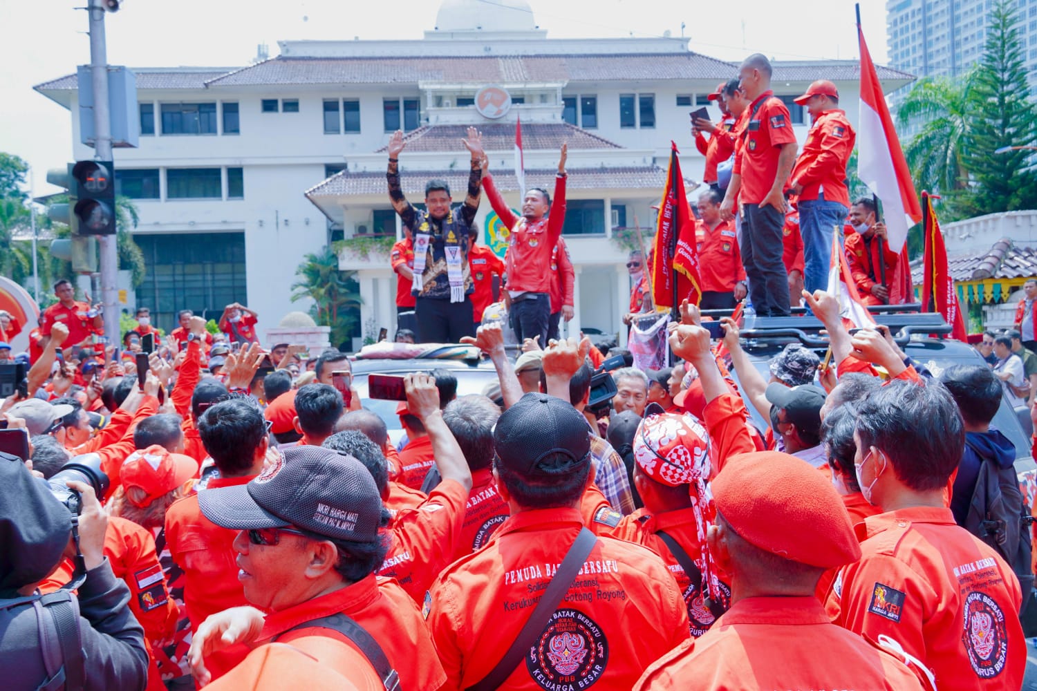 Temui Ratusan Massa PBB, Bobby Nasution Didaulat Jadi Bapak Toleransi