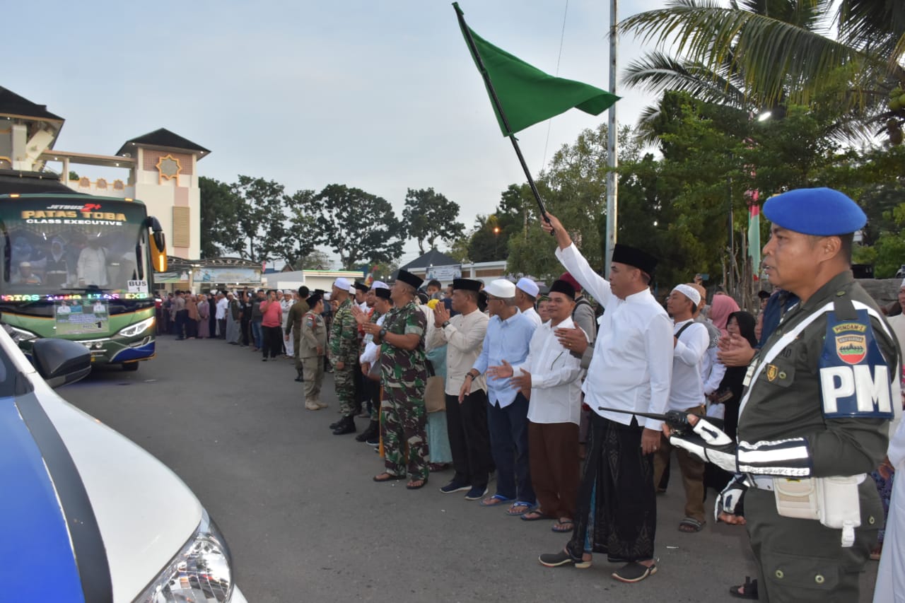 Ribuan Warga Madina Berangkatkan 151 Calhaj