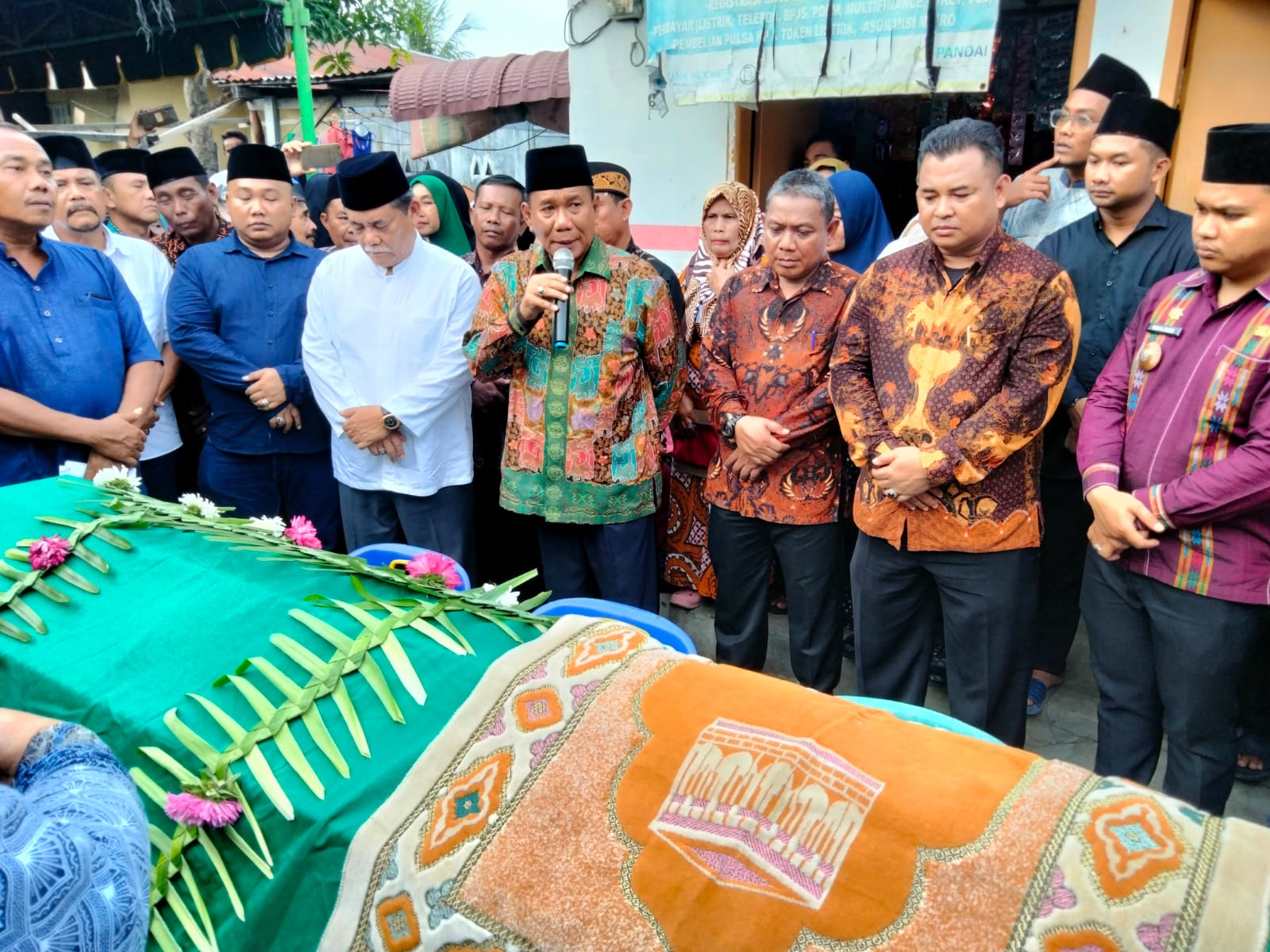 Kades Sei Rotan Tutup Usia, Bupati Takziah