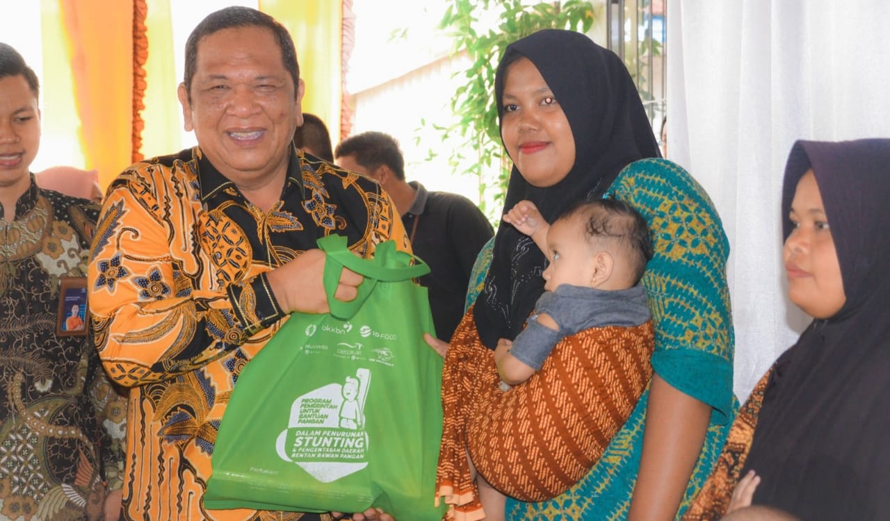 1.560 Keluarga Risiko Stunting Di Sidempuan Dapat Bantuan Pangan