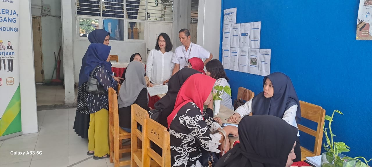 Manajemen Perkantoran Dan Layanan Bisnis SMKN 1 Medan Diminati
