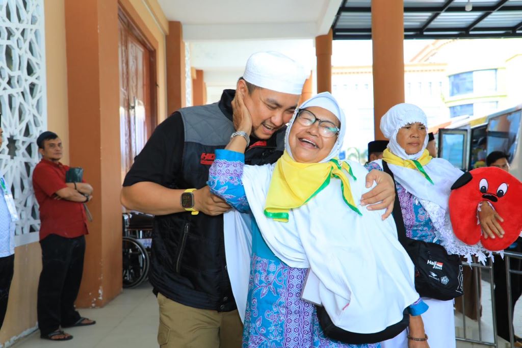 Bupati Hendri Sambut 253 Jemaah Calhaj Labura Di Asrama Haji Medan