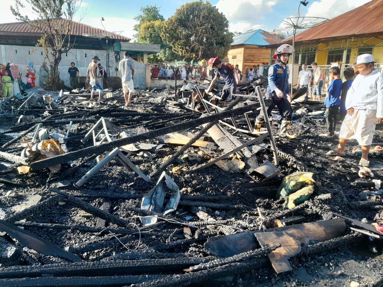 3 Rumah Ludes Terbakar Di Panyabungan