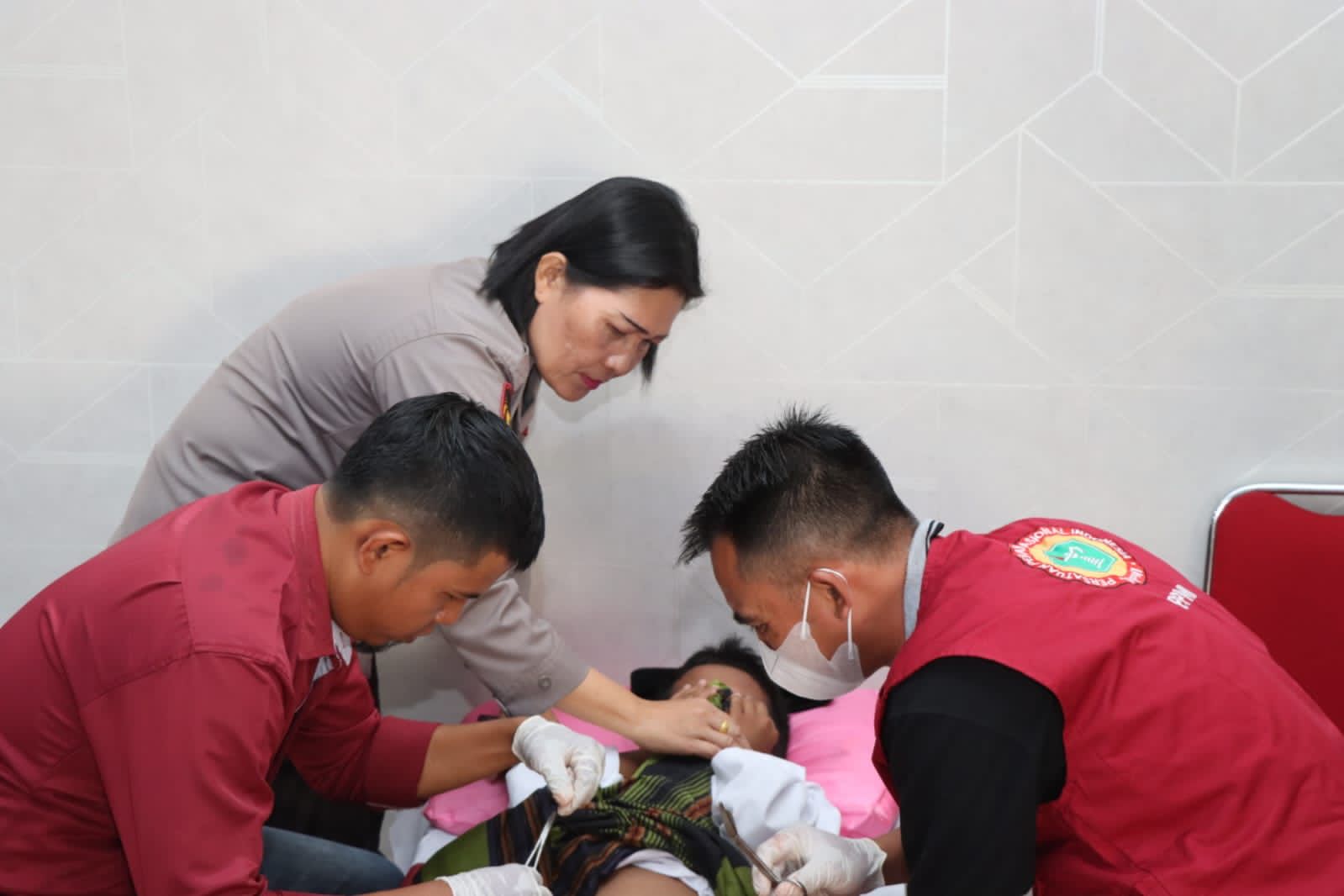 Polres Batubara Gelar Khitanan Dan Donor Darah Massal