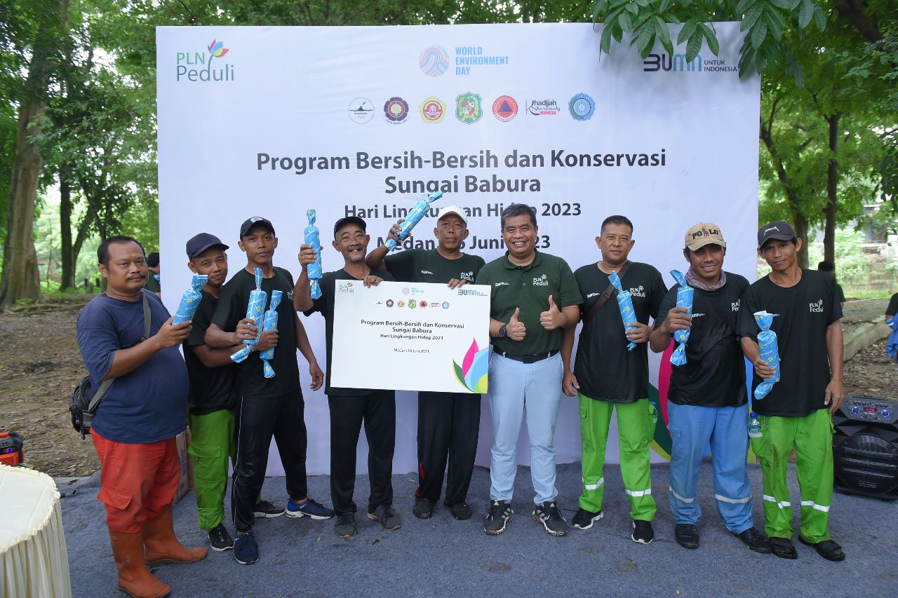 Semarak HLH Sedunia, PLN UIP Sumbagut Motori Program Bersih-Bersih Sungai Babura