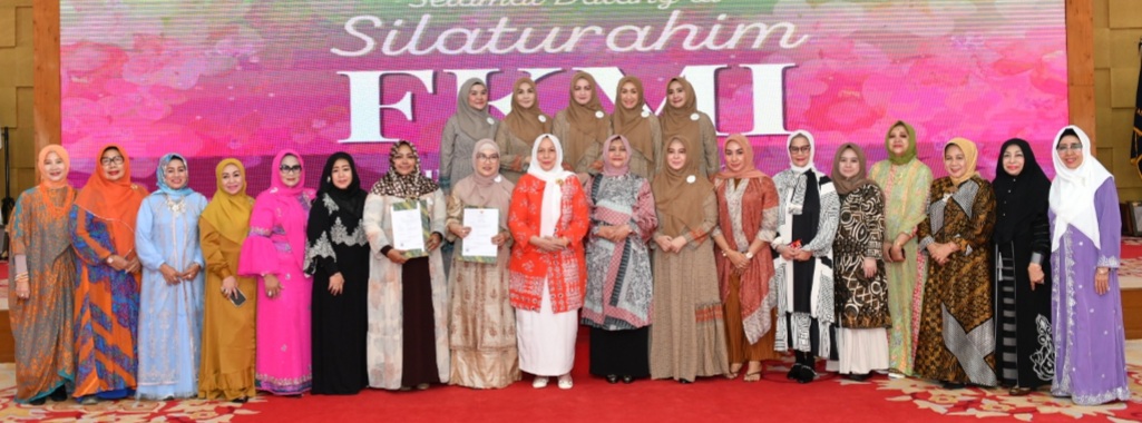 Pelantikan Pengurus FKMI Periode 2023-2026 Dan Penyerahan Sertifikat Halal