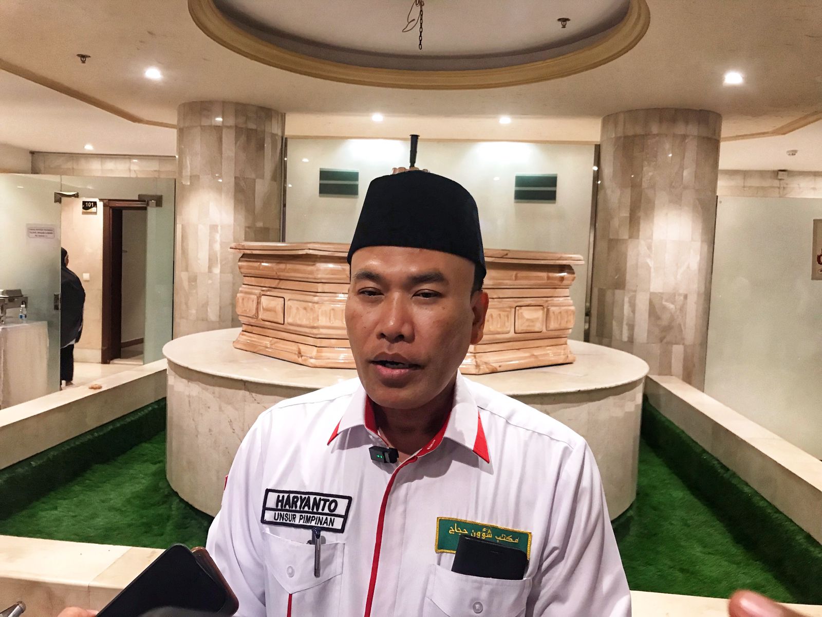 Bea Cukai Bandara Jeddah Temukan Enam Koper Calhaj Berisi Rokok