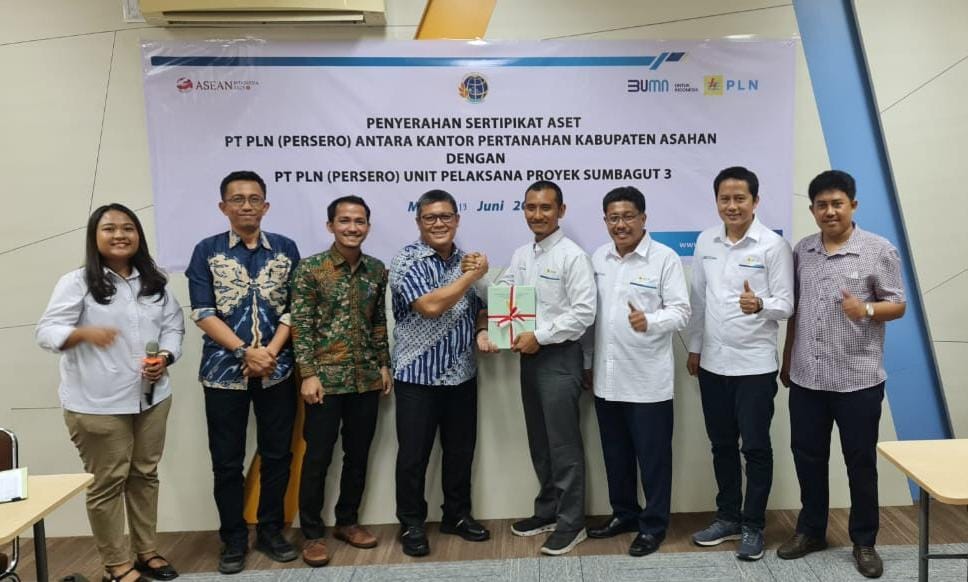 Kantah Asahan Serahkan 33 Sertipikat Aset Kepada PLN UIP SBU