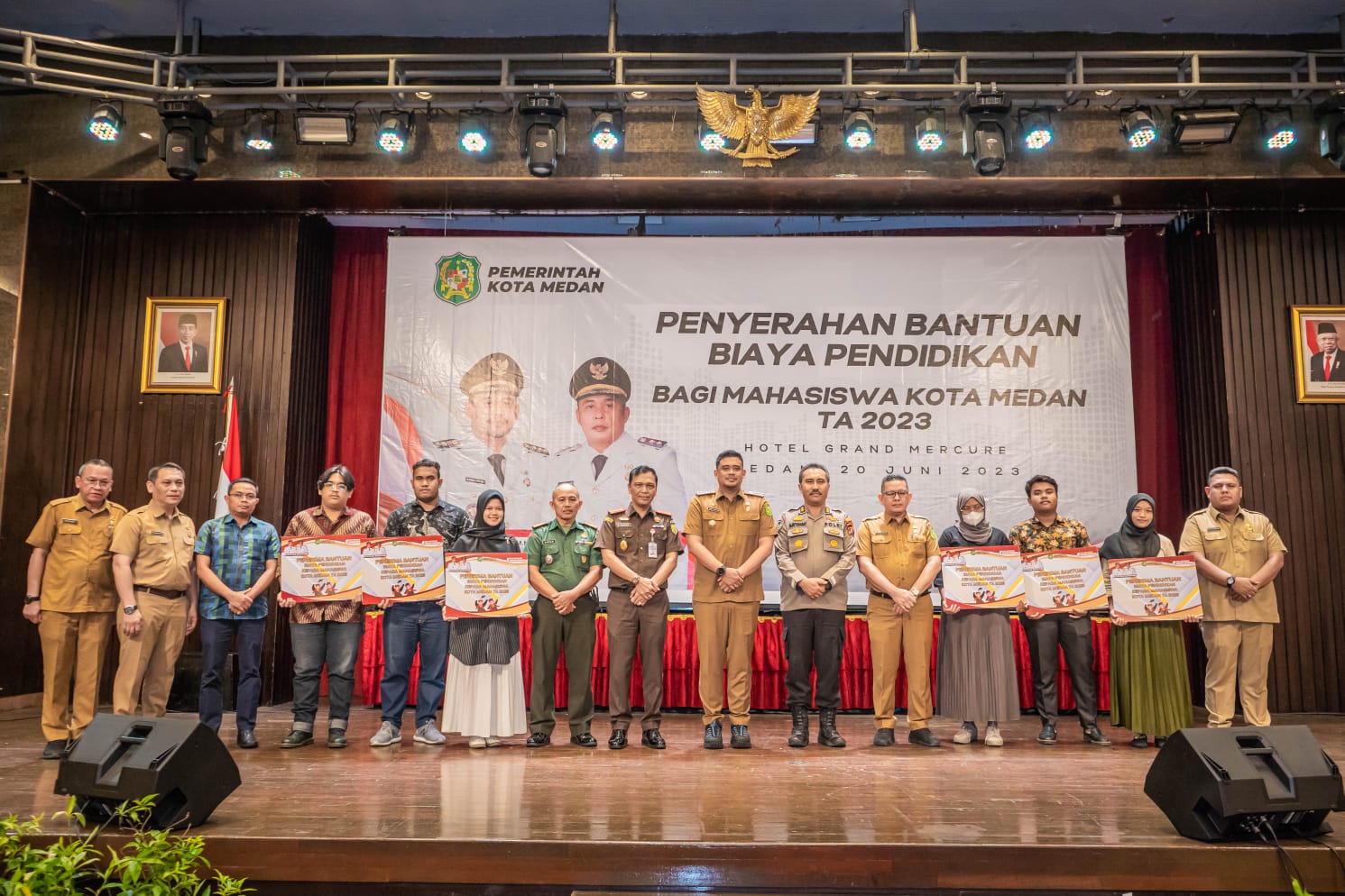 125 Mahasiswa Penerima Bantuan Biaya Pendidikan Terharu, Terima Kasih Pak Bobby, Kami Sangat Terbantu