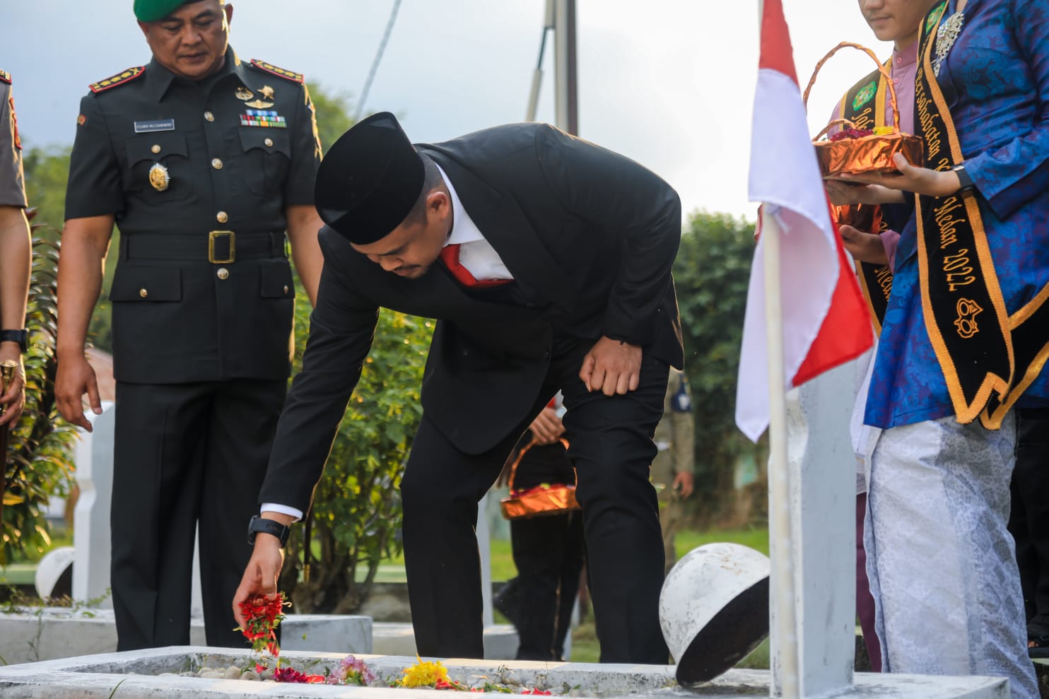 Pimpin Ziarah Ke TMP Jelang HUT Kota Medan ke -433, Ini Pesan Bobby Nasution