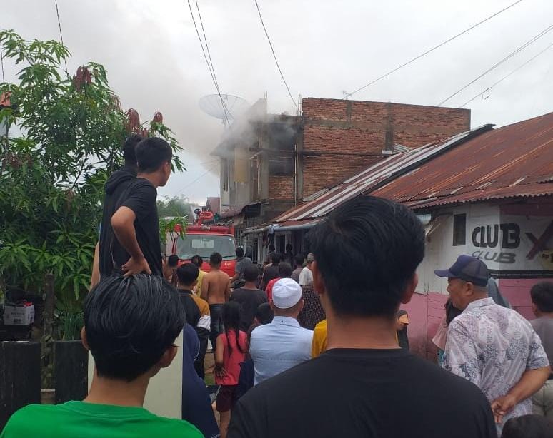 Di Langsa, Lantai Dua Ruko Terbakar