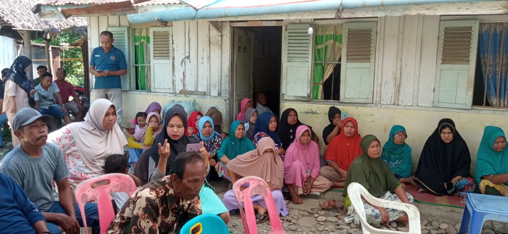 Puluhan Ibu Ancam Dirikan Tenda Darurat