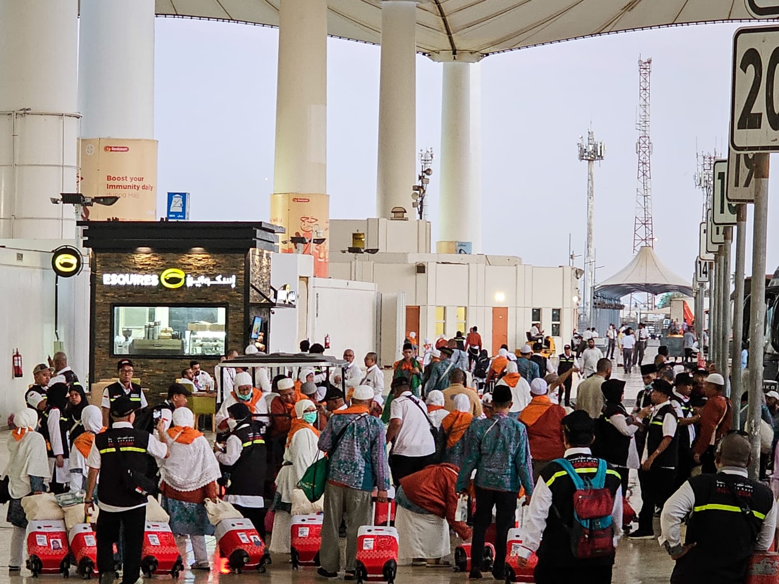 Hari Kedua 13.643 Jemaah Haji Tiba Di Tanah Air