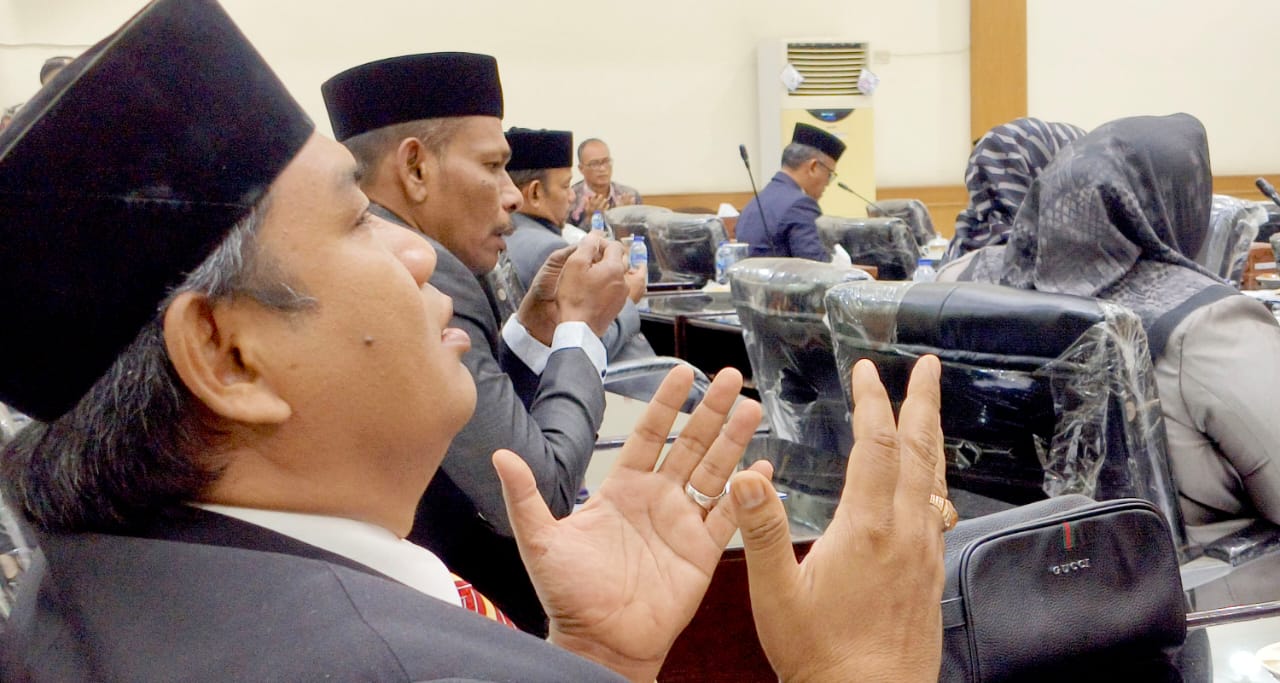 Rapat Proses PAW Pimpinan DPRK Pidie Dramatis