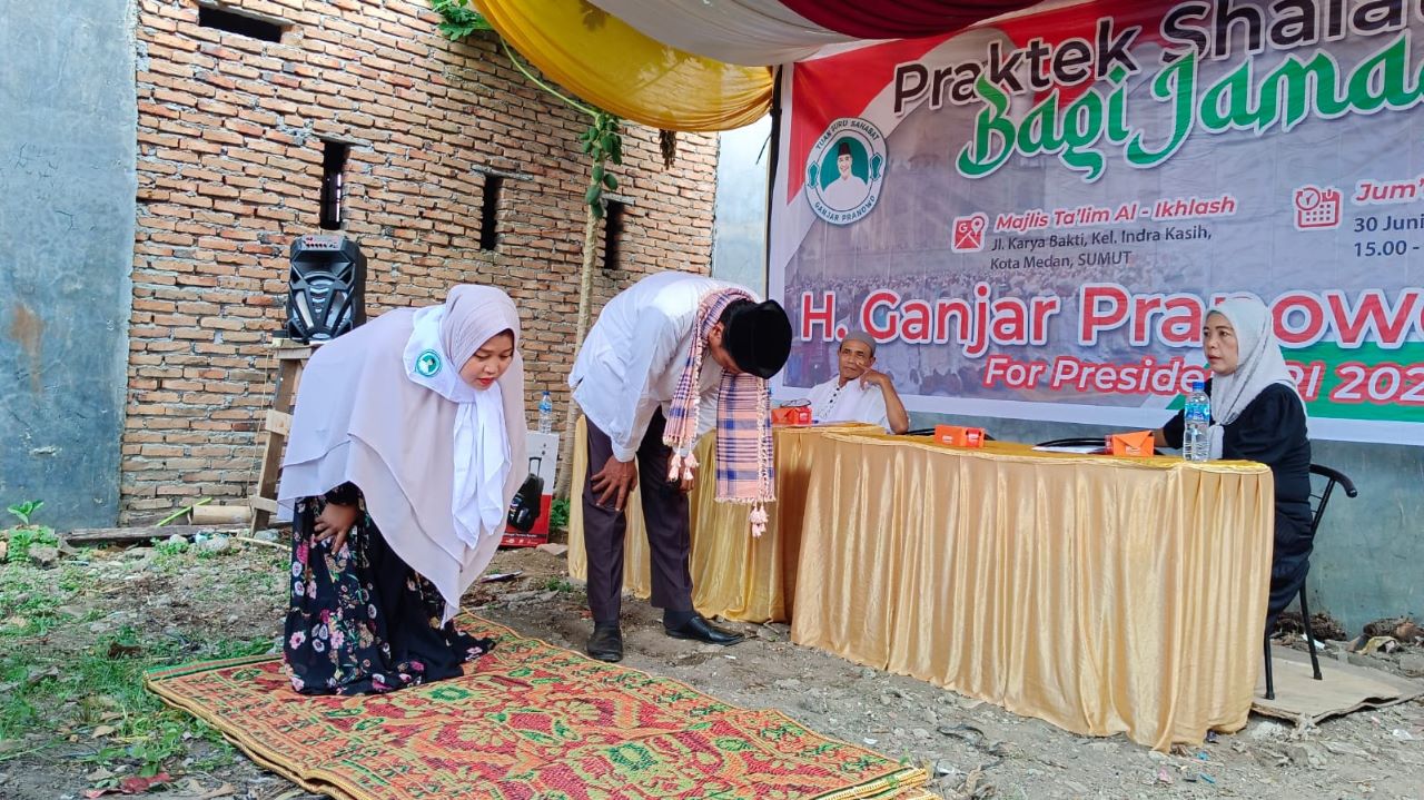 Tuan Guru Ganjar Gelar Praktik Salat Khusyuk Bersama Majelis Taklim di Sumut