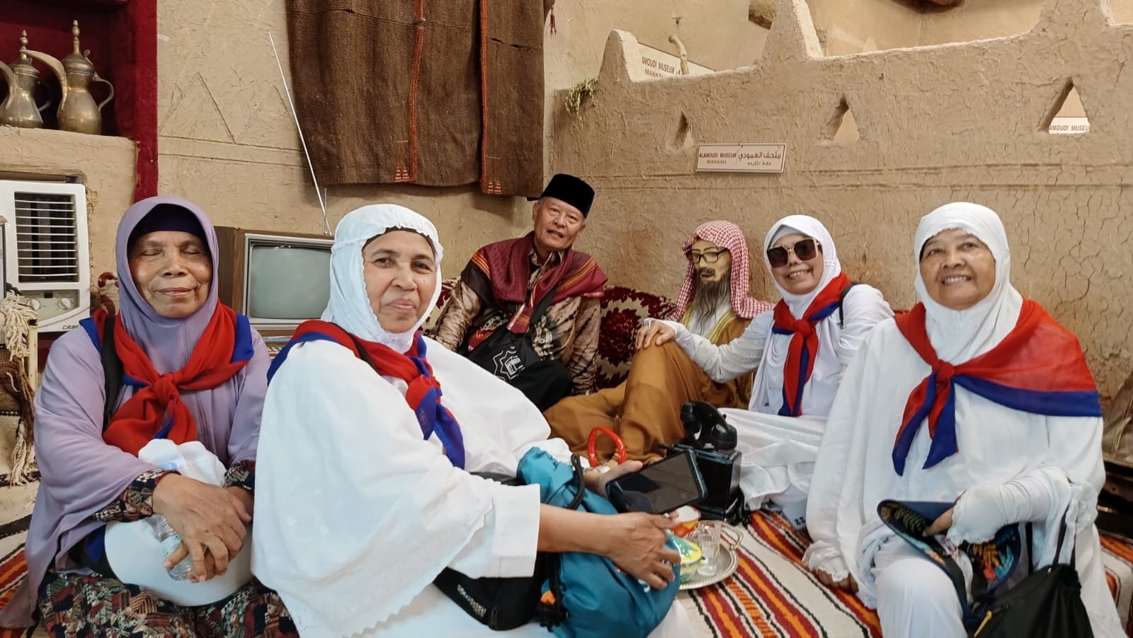 Jemaah Haji Manfaatkan Waktu Tour Ziarah Ke Hudaibiyah