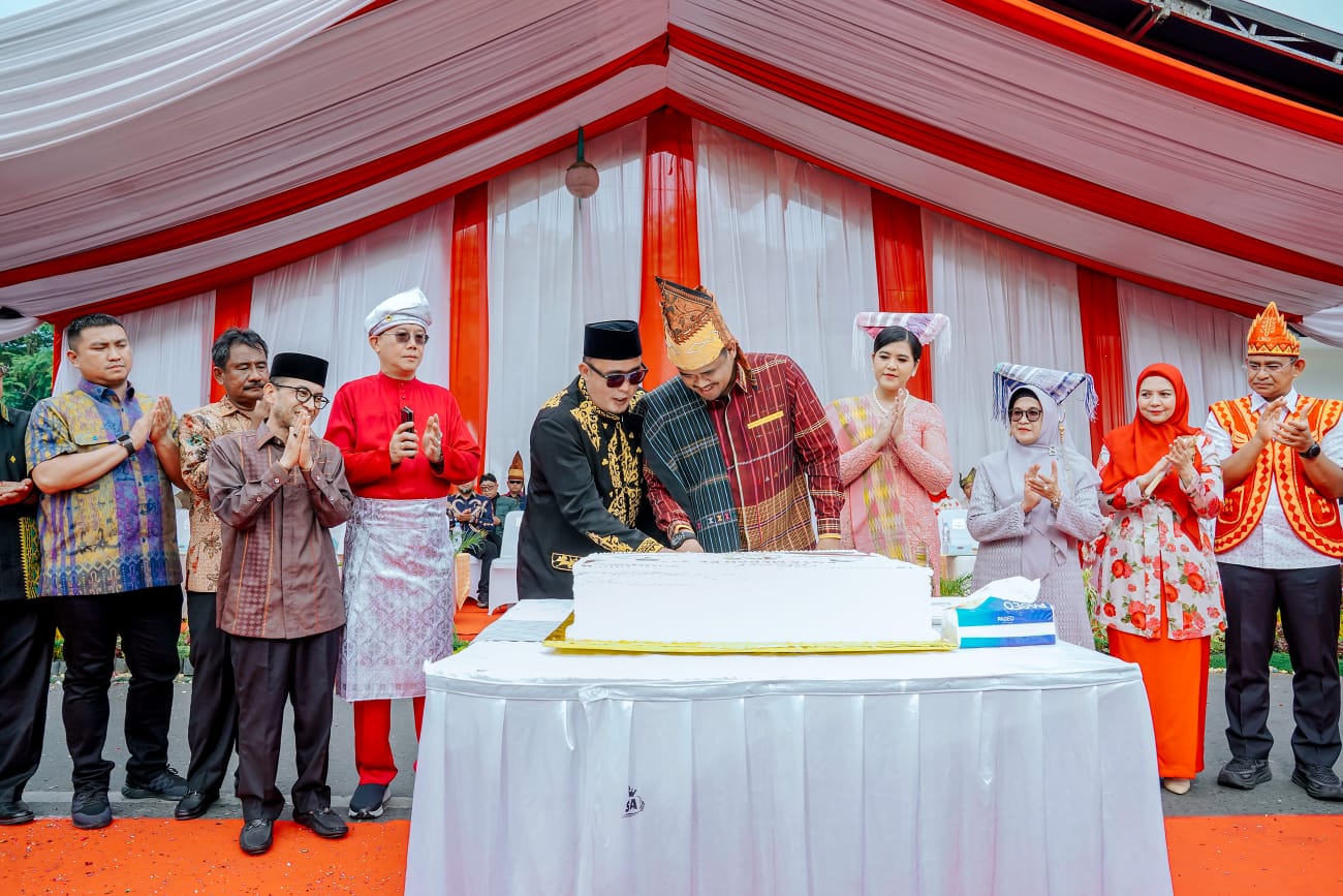 Pawai Colorful Medan Carnival Meriah, Bobby Nasution: Angkat Keberagaman Sekaligus Penggerak Ekonomi