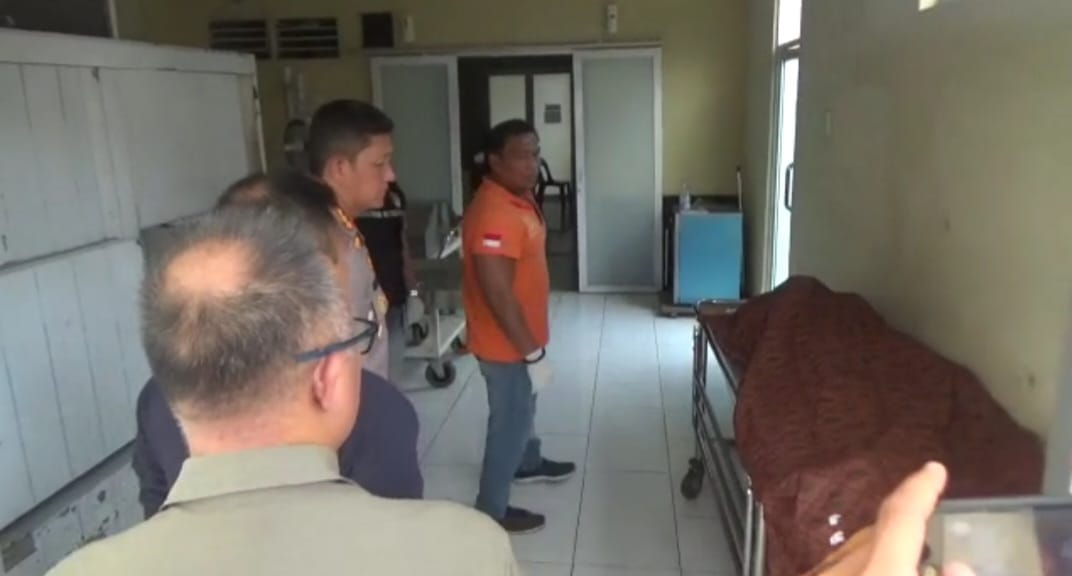 Polisi Tembak Mati Perampok Bersenpi