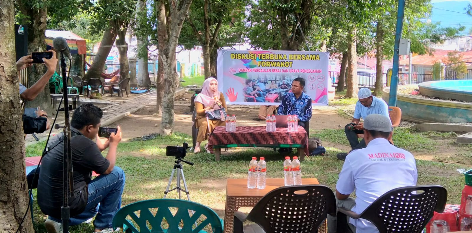 Diskusi Forwakot: Pergaulan Makin Bebas, Lingkungan Kurang Peduli