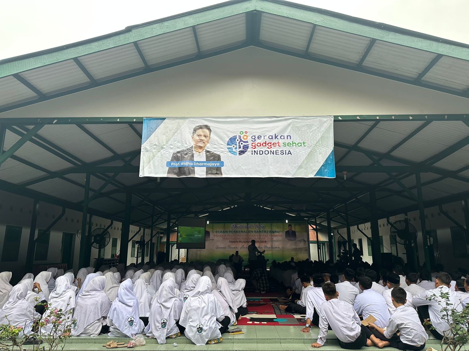 Prof.Ridha Dharmajaya Paparkan Gadget Sehat Di Khutbatul Arsy Ponpes Darul Hikmah